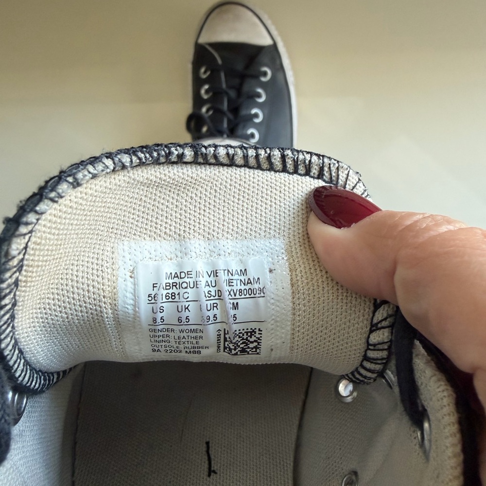 Converse Black Low-Top Platform Sneakers with White Toe Caps - Picture 4 of 4